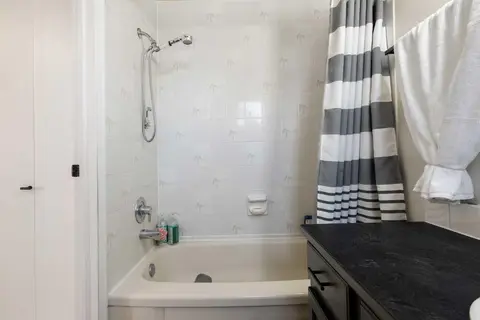 6907 6 Street SW photo 22