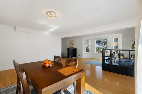 6907 6 Street SW photo 5