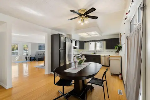 6907 6 Street SW photo 7