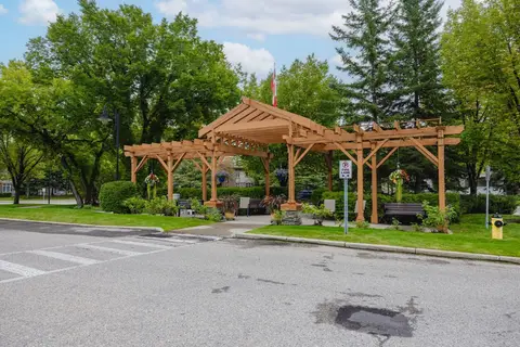 1306, 1306 Lake Fraser Court SE photo 2