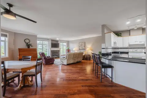 1306, 1306 Lake Fraser Court SE photo 3