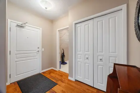 1306, 1306 Lake Fraser Court SE photo 4