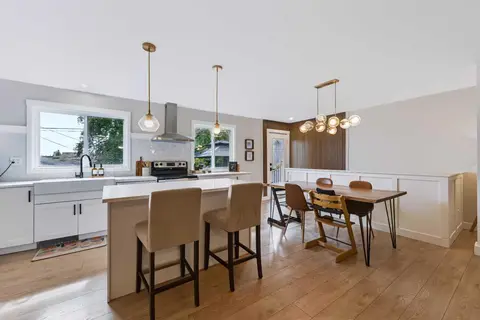 115 Flavelle Road SE photo 11