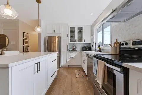 115 Flavelle Road SE photo 14