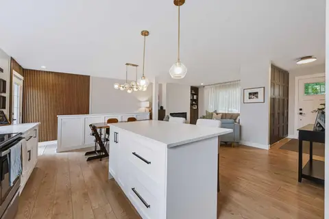 115 Flavelle Road SE photo 15