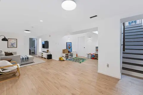 115 Flavelle Road SE photo 27