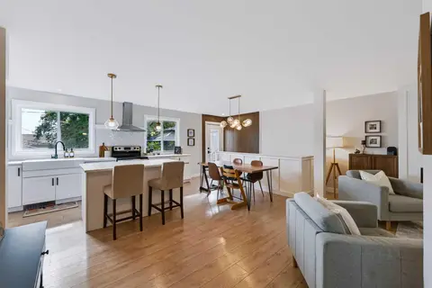 115 Flavelle Road SE photo 4