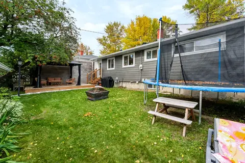 115 Flavelle Road SE photo 40