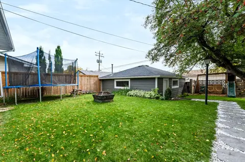 115 Flavelle Road SE photo 41