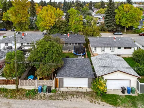 115 Flavelle Road SE photo 44