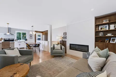 115 Flavelle Road SE photo 9