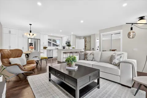 316 Wascana Road SE photo 2