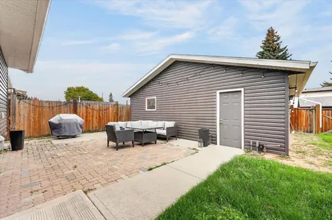 316 Wascana Road SE photo 46