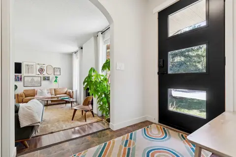 116 Cantrell Place SW photo 3