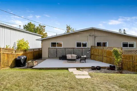 218A Allan Crescent SE photo 32