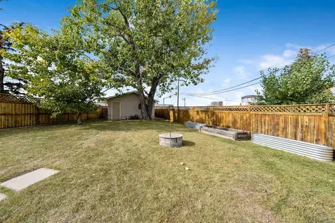 218A Allan Crescent SE photo 33