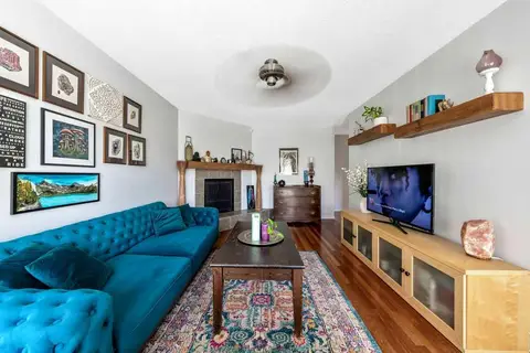 218A Allan Crescent SE photo 4