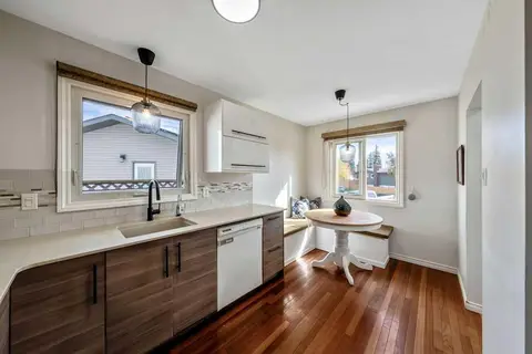 218A Allan Crescent SE photo 9