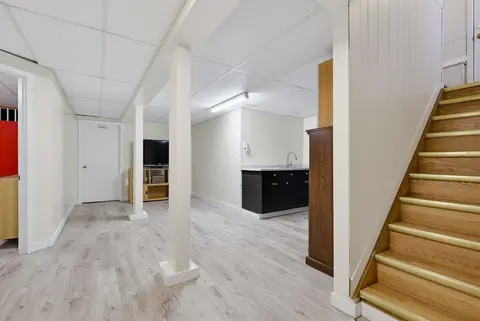 704 75 Avenue SW photo 18