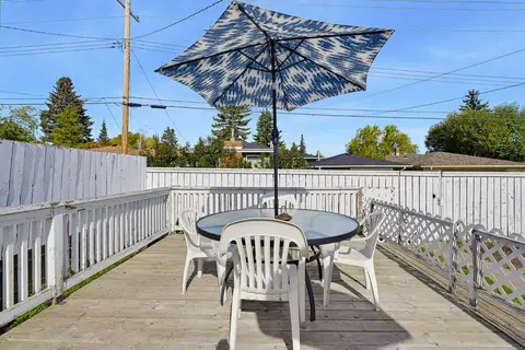 704 75 Avenue SW photo 21