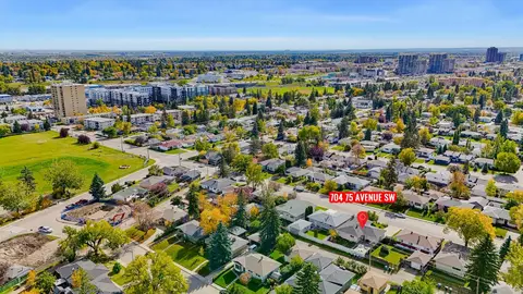 704 75 Avenue SW photo 27