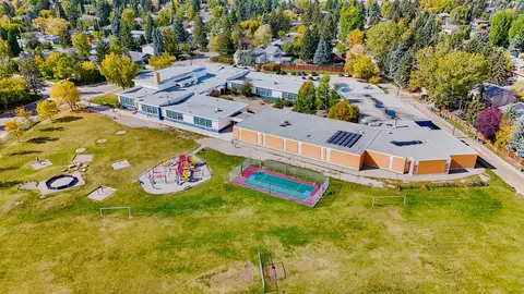 704 75 Avenue SW photo 34