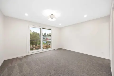 124 Canterbury Drive SW photo 16