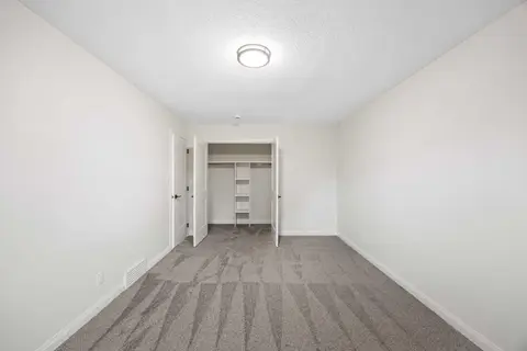 124 Canterbury Drive SW photo 21