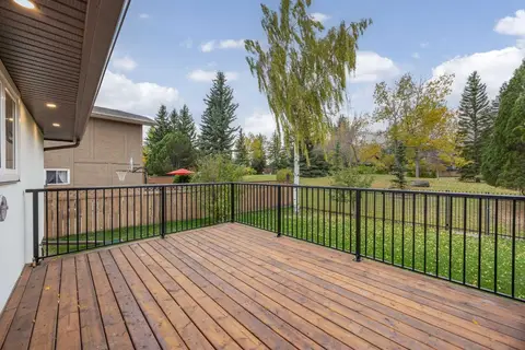 124 Canterbury Drive SW photo 38