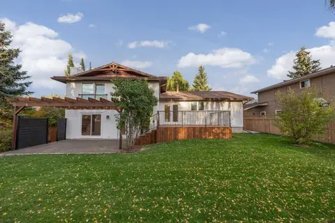 124 Canterbury Drive SW photo 40