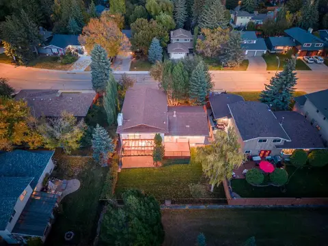 124 Canterbury Drive SW photo 47