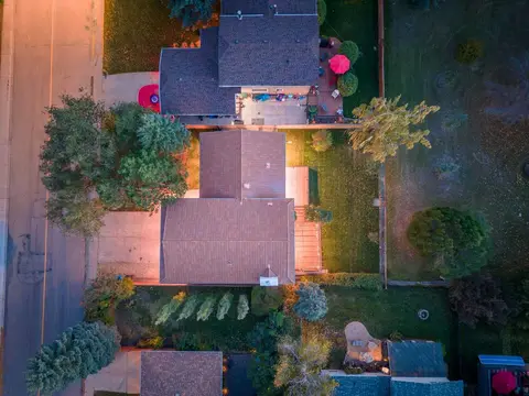 124 Canterbury Drive SW photo 48