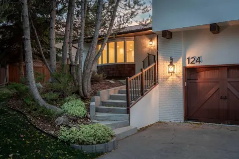 124 Canterbury Drive SW photo 50