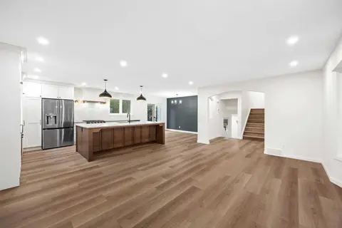 124 Canterbury Drive SW photo 6