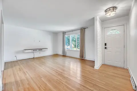 70 Fairview Crescent SE photo 3