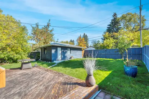 70 Fairview Crescent SE photo 33