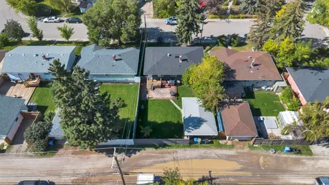 70 Fairview Crescent SE photo 38