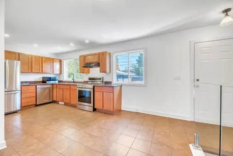 70 Fairview Crescent SE photo 7