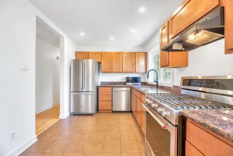 70 Fairview Crescent SE photo 9