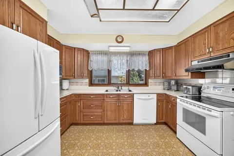 10424 2 Street SE photo 10