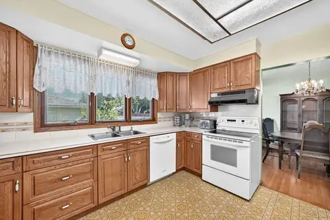 10424 2 Street SE photo 14