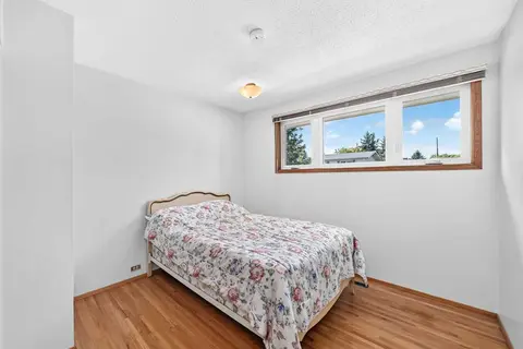 10424 2 Street SE photo 17
