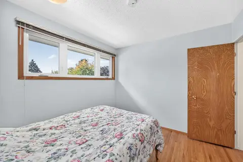 10424 2 Street SE photo 18