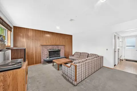 10424 2 Street SE photo 24