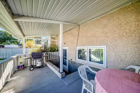 10424 2 Street SE photo 36