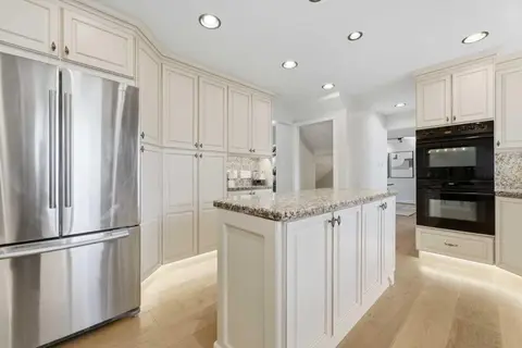 20 Mapleglade Close SE photo 11