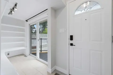 20 Mapleglade Close SE photo 16