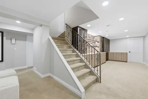 20 Mapleglade Close SE photo 31