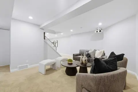 20 Mapleglade Close SE photo 33