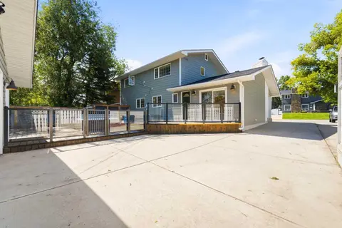 20 Mapleglade Close SE photo 40